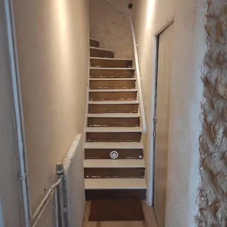 Apartment Studio Renove Avec Gout *